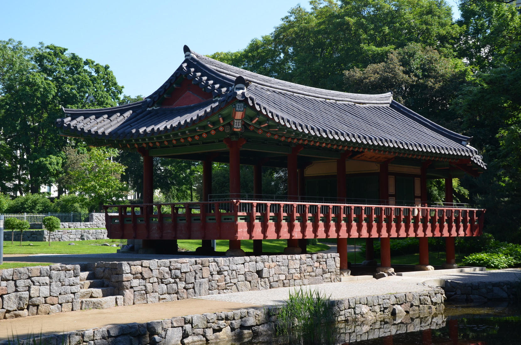 Koreanischer Garten Grüneburgpark Restaurierung mit Lehmziegeln, Lehmputz, Mineralfarbe